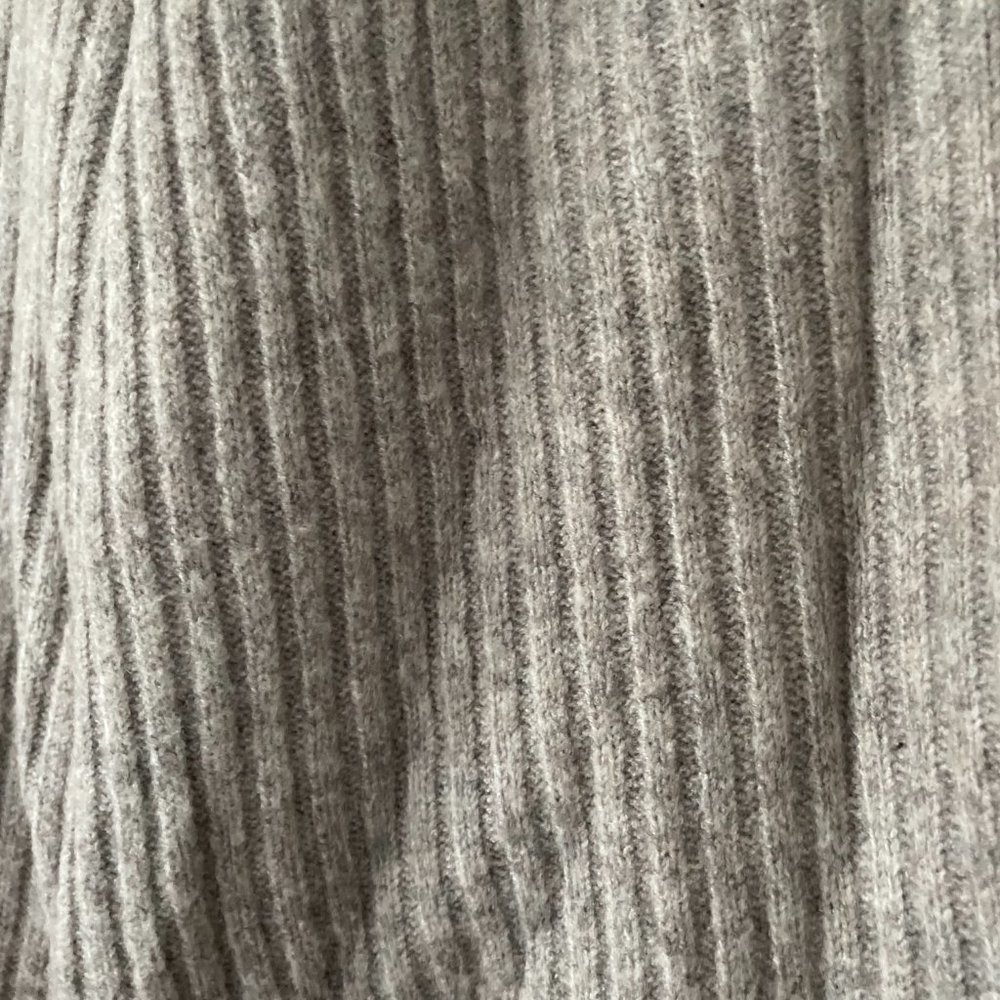 Dynamite Ribbed Grey Sweater - Picture 3 of 3